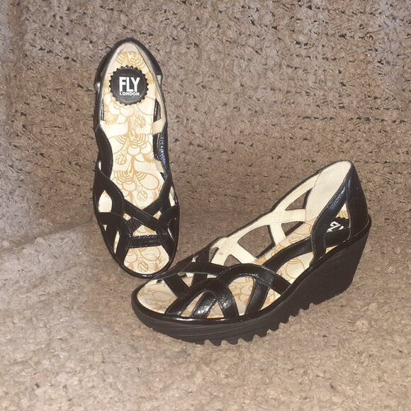 FLY LONDON-Yadi-Black Patent Leather Platform Wedge-Cage Cut-Out-Sz 39-Excellent - Picture 1 of 7